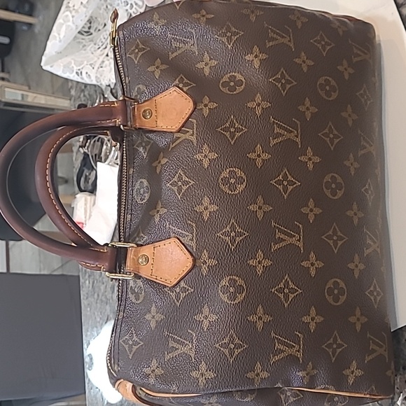 ***SOLD*** LV Speedy 30-No Cracking on Canvas! - Picture 17 of 17